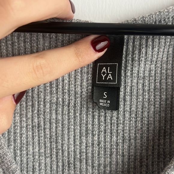 Grey Cropped Top - Picture 2 of 3